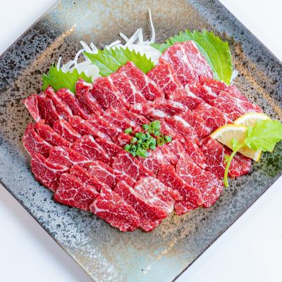 ふるさと納税 南阿蘇村 [熊本 と畜]桜屋 特選馬刺しスライス 300g(南阿蘇村)