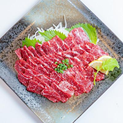 ふるさと納税 山鹿市 [熊本 と畜]桜屋 特選馬刺しスライス 300g(山鹿市)