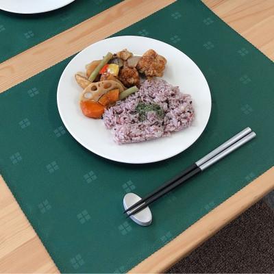 ふるさと納税 宇都宮市 2枚の生地を重ね合わせ仕立てたランチョンマット カラー:ウィンザーグリーン 2枚