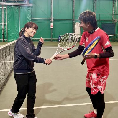 ふるさと納税 磐田市 [初級者向け]世界マスターズランキングトップ10入りプロによるテニスパーソナルレッスン(1回分)