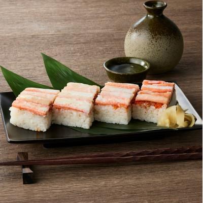 ふるさと納税 京丹後市 セイコガニの身・味噌・外子・内子が贅沢にぎっしり「セイコ蟹の箱寿司」1本 カット済み 冷凍でお届け