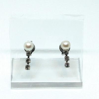 ふるさと納税 伊勢市 真珠ピアス・スリービーズ(淡水本真珠・ボタン) 1999