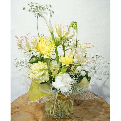 ふるさと納税 高知市 季節のおすすめ生花アレンジメントM 1個[CG005]