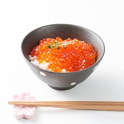 ふるさと納税 泊村 北海道とまり産 いくら醤油漬け 100g×1パックの画像