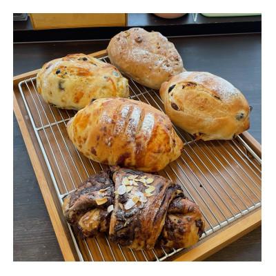 ふるさと納税 三郷市 白神こだま酵母と北海道産小麦100%のこだわりパンセット