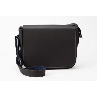ふるさと納税 姫路市 0521 シンプルな本革メッセンジャーバッグ(B5サイズ)(ブラック)