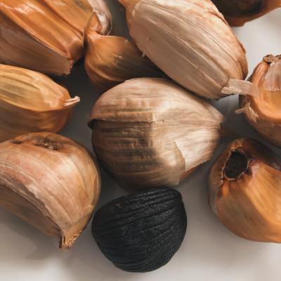 ふるさと納税 十和田市 [テレビで紹介]青森・熟成とろあま黒にんにく 250g(糖度38度・高級品種白玉王使用)