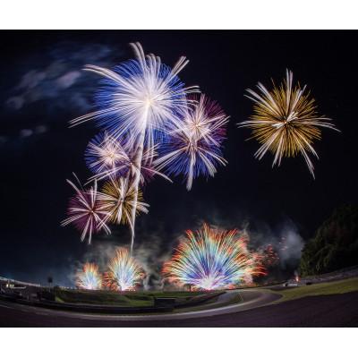 ふるさと納税 美作市 2026年7月18日開催[2026岡山国際サーキット花火大会]VIPルーム ペア観覧券(駐車券付き)