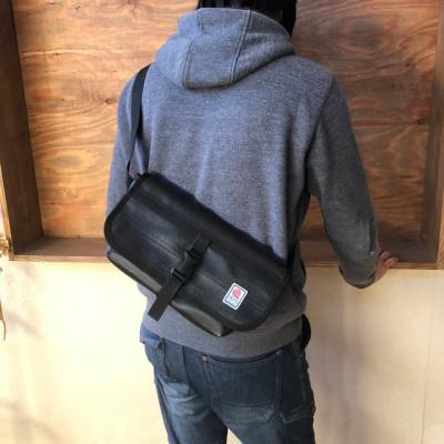 ふるさと納税 諏訪市 【SUWAプレミアム】ボディバッグ　ブラック(L)(パイピングカラー:黒)の画像