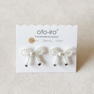 ふるさと納税 長岡京市 きゅっと結んだ小さなビーズリボンのピアス[mini ribbon/パールホワイト]