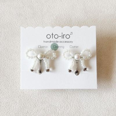 ふるさと納税 長岡京市 きゅっと結んだ小さなビーズリボンのイヤリング[mini ribbon/パールホワイト]