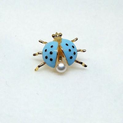 ふるさと納税 伊勢市 真珠ピンクブローチ・てんとう虫(水色)(淡水本真珠・ボタン) 2111