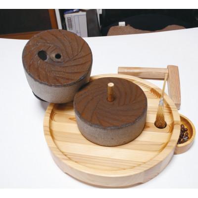 ふるさと納税 八郎潟町 石臼コーヒーミル 受け皿セット [コーヒーミル挽き手動用品付き]