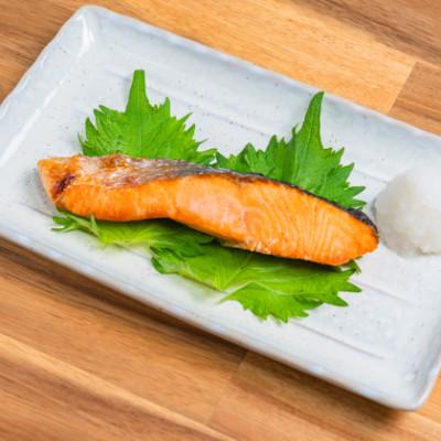 ふるさと納税 斜里町 [知床・斜里町産]天然サクラマス 厚切り切身 4切入 便利な1切れづつ真空