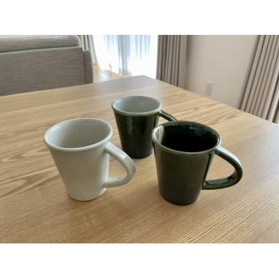 ふるさと納税 土岐市 [美濃焼]総織部マグ、織部塗り分けマグ、アイボリーマグ3点セット(容量約300cc)