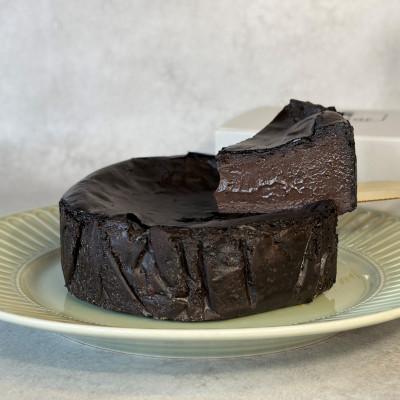 ふるさと納税 西尾市 濃厚ショコラバスクチーズケーキ/濃厚西尾抹茶ガトーショコラペアセット