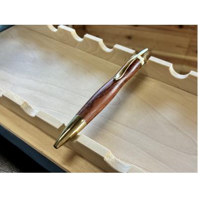 ふるさと納税 豊川市 木軸ボールペン[カリン・ゴールド]すべて手作業。だからこそ感じられる、本物の質感