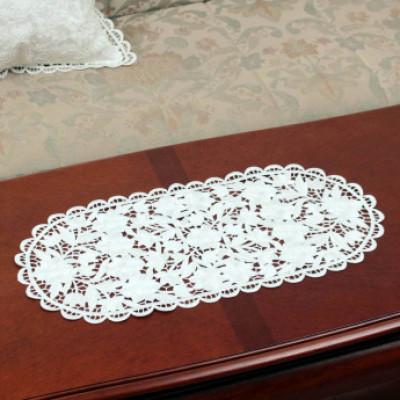 ふるさと納税 直方市 立体感のある全面刺繍カットワークテーブルセンター アルテローザ 30x60cm ホワイト