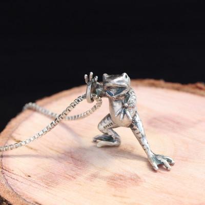 ふるさと納税 市川三郷町 [縄文アクセサリーDo_goods]シルバー925製 鳥獣戯画 かえるのネックレス小 700-214