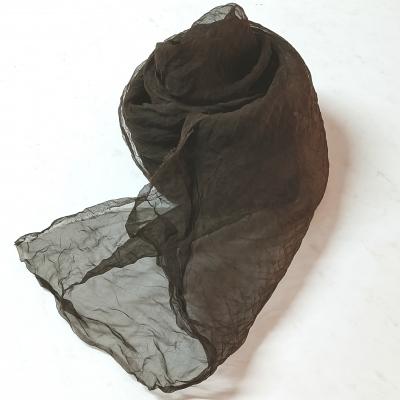 ふるさと納税 熊野市 熊野番茶染め シルクオーガンジースカーフ 墨黒色(ミョウバン×鉄媒染