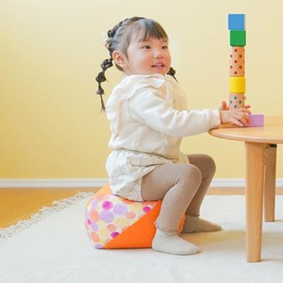 ふるさと納税 京都市 [洛中高岡屋]えがおつながる、おざぶとん『おじゃみキッズ学(がく)』(しゃぼんはる&amp;支子)