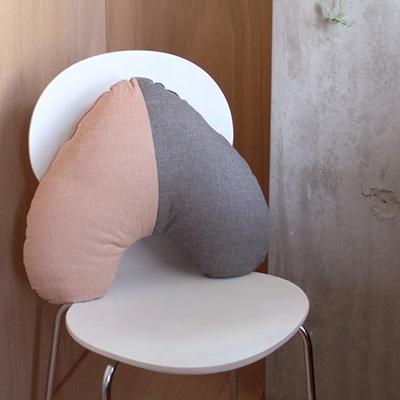 ふるさと納税 京都市 [洛中高岡屋]うたたねクッション Utane(里桜&amp;紙屋紙)