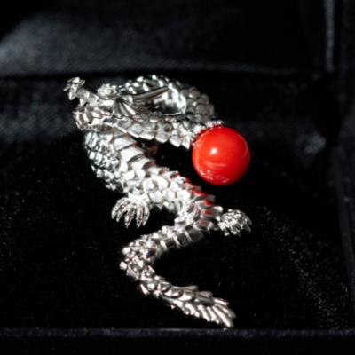 ふるさと納税 室戸市 室戸市産赤サンゴ ドラゴンのシルバーブローチ