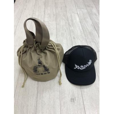 ふるさと納税 津島市 [尾張津島秋まつり](石採祭車)オリジナルデザイン巾着バッグ&amp;メッシュキャップ[Fサイズ]セット