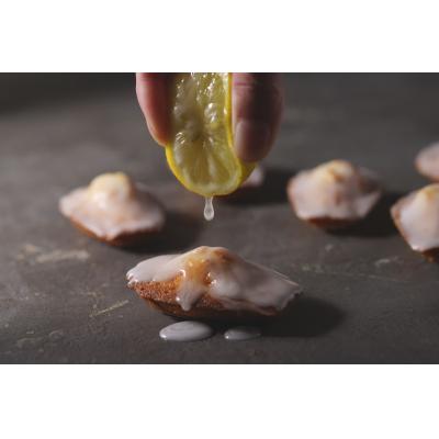 ふるさと納税 世田谷区 LIFE IS PATISSIER マドレーヌ6個入り