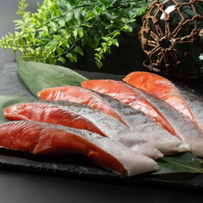 ふるさと納税 釧路市 【4か月連続定期便】天然のおいしい甘塩紅鮭 厚め 7切れ 鮭 小分け 海鮮 さけ F4F-8632の画像