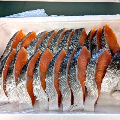 ふるさと納税 釧路市 業務用 紅鮭切り身 1kg 大容量 サケ さけ 魚 保存食 冷凍 バラ入れ |  | 01