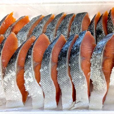ふるさと納税 釧路市 業務用 紅鮭切り身 1kg 大容量 サケ さけ 魚 保存食 冷凍 バラ入れ |  | 02