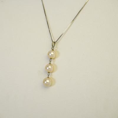 ふるさと納税 愛南町 3連ペンダント(バロック珠)アコヤ真珠 8.8-9.2mm×3