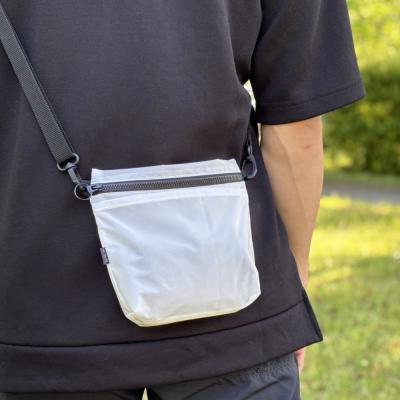 ふるさと納税 名古屋市 [白]ポケット付き軽量ナイロンショルダーバッグ サコッシュ 撥水ポシェット