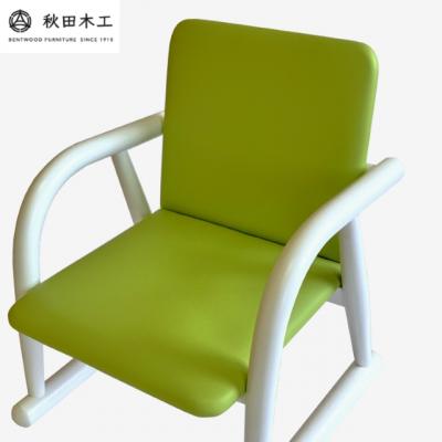 ふるさと納税 湯沢市 [秋田木工]キッズチェア「ゆざわっこ」 ホワイト塗装×グリーン[O7401-3]