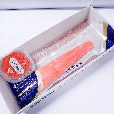 ふるさと納税 根室市 いくら醤油漬け70g×1P・刺身用トラウトサーモン(背)300〜400g×1本 A-28211の画像