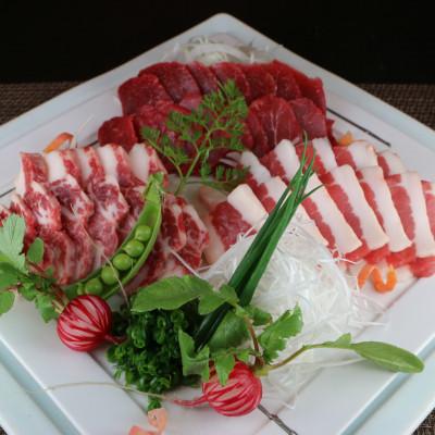 ふるさと納税 菊池市 [毎月定期便]3種の馬刺し 300g[赤身・フタエゴ・サガリ各100g](菊池市)全3回