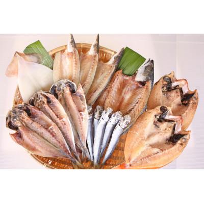ふるさと納税 氷見市 【毎月定期便】氷見堀与 一夜干・昆布〆刺身・海の幸詰合\u003c氷見ぶり・蛍いか・のどぐろ入\u003e全3回_1