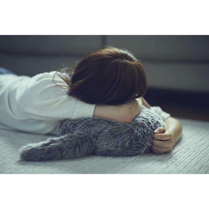 ユカイ工学　しっぽがついたクッション型セラピーロボット「Qoobo」HUSKY GRAY　YE-QB001G(ハスキ