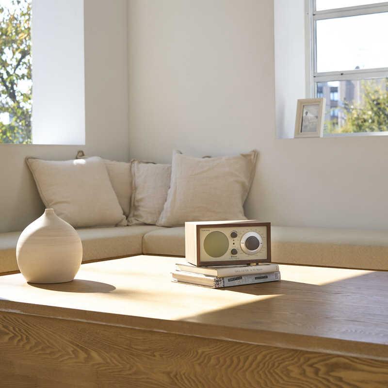 TIVOLIAUDIO Model One BT| AM/ ワイドFM/ Bluetooth テーブル TIVOLIAUDIO Model One BT| AM/ ワイドFM/ Bluetooth テーブル