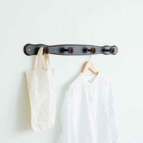 30本セット〕 コートハンガー(壁掛けフック/端波型) (ブラウン) 木製