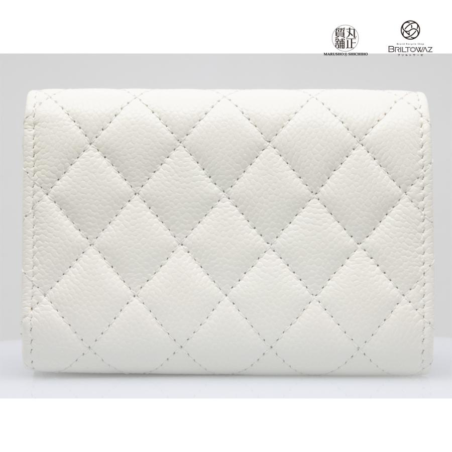 CHANEL シャネル 22AW BOY スモール ウォレット A84432 白 CHANEL シャネル 22AW BOY スモール ウォレット A84432 白