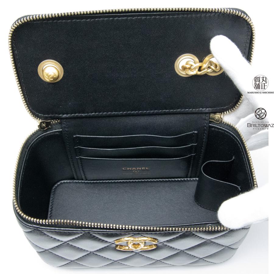 CHANEL シャネル 2022AW マトラッセ Wチェーン バニティケース CHANEL シャネル 2022AW マトラッセ Wチェーン バニティケース
