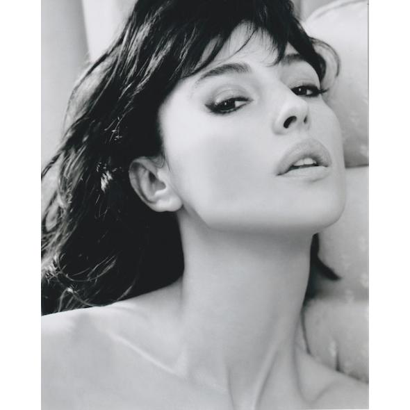 ★モニカ・ベルッチ 写真集【MONICA BELLUCCI】洋書 入手困難 希少 モニカベルッチ Monica Bellucc 輸入 写真 約20.3x25.4cm sp0025