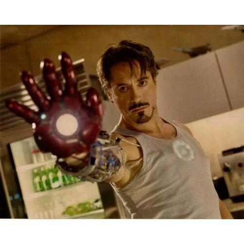 マーベル　アベンジャーズ　アイアンマン　トニースターク　ロバート・ダウニー・Jr ロバート・ダウニー・Jr.、アイアンマン役に「喜んで」復帰