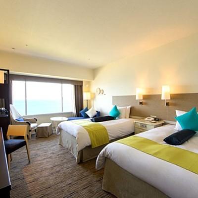 ウルトラ！ ふるさと納税 宮崎市 【ANAホリデイ・インリゾート宮崎】選べるマリン体験付宿泊券2名様2泊4食(最上階スーペリアツイン 【IQ3841815320】(140000円)