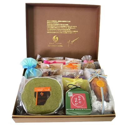 ふるさと納税 鈴鹿市 [鈴鹿ブランド]鈴鹿抹茶バウムクーヘンと焼き菓子セット