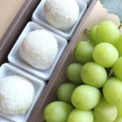 ふるさと納税 山梨市 【2023年先行】葡萄まるごと一粒入ったフルーツ大福「雪みどり」10個入|y-sf|04
