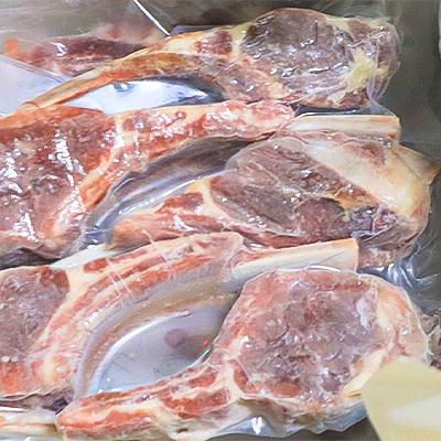 ふるさと納税 稚内市 【稚内の肉職人】たかみさんのPREMIUMラムチョップ 320g(4〜6本)×5パック|y-sf|04