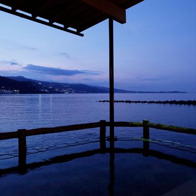 【新品 未使用 日本製】 ふるさと納税 熱海市 平鶴満喫、豪華磯料理満喫!源泉かけ流しの絶景露天風呂満喫旅行2名様分セット 【DGJ2140416400】(78000円)